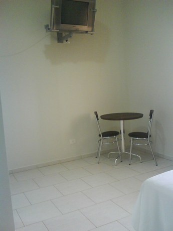 Imagen de la habitación del Hotel Laf. Foto 4