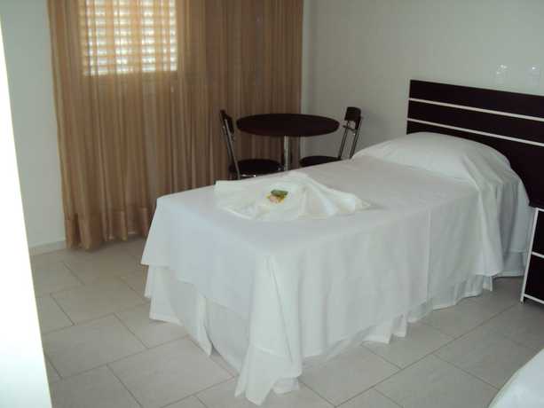 Imagen de la habitación del Hotel Laf. Foto 9