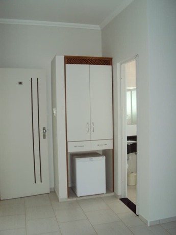 Imagen de la habitación del Hotel Laf. Foto 10