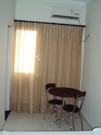 Imagen de la habitación del Hotel Laf. Foto 11