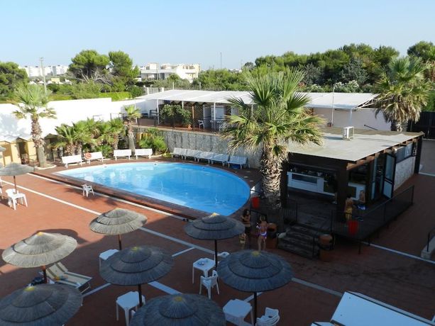 Imagen de la piscina del Hotel Lafayette, Giovinazzo. Foto 20