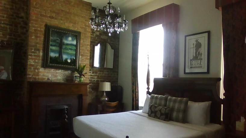 Imagen de la habitación del Hotel Lafitte and Bar. Foto 9