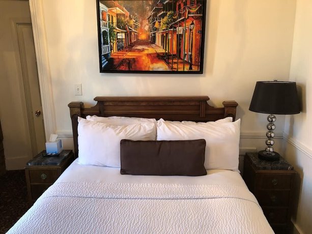 Imagen de la habitación del Hotel Lafitte and Bar. Foto 16
