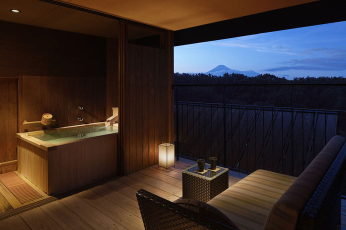Imagen de los exteriores del Hotel Laforet Shuzenji Sanshisuimei. Foto 12