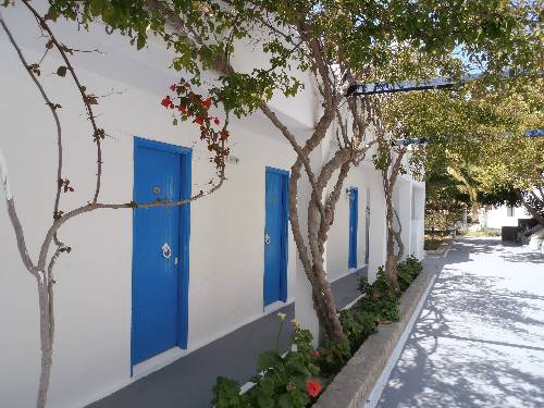 Imagen de la habitación del Hotel Lagada Beach, Ad&aacute;mas. Foto 5