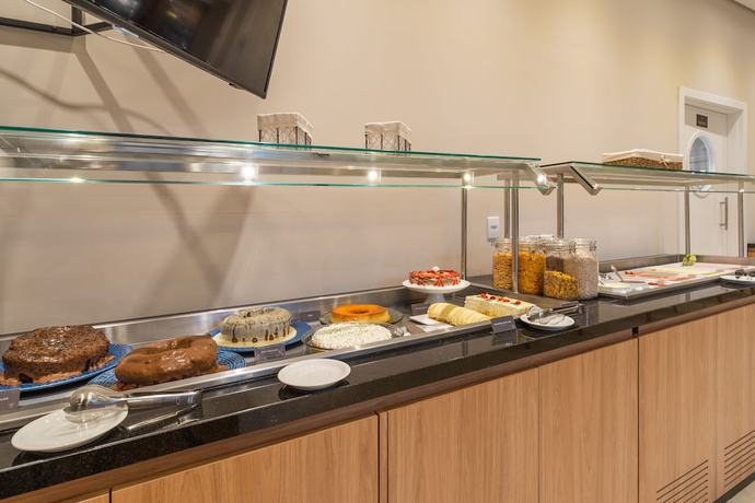 Imagen del bar/restaurante del Hotel Laghetto Esta&ccedil;&atilde;o. Foto 2