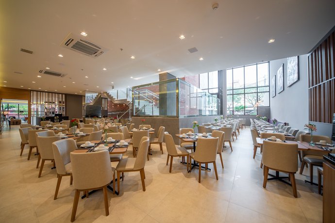 Imagen del bar/restaurante del Hotel Laghetto Esta&ccedil;&atilde;o. Foto 4