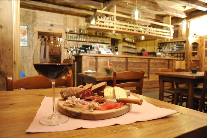 Imagen del bar/restaurante del Hotel Laghetto. Foto 4