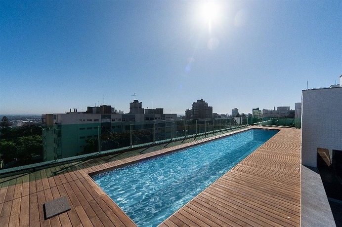 Imagen de la piscina del Hotel Laghetto Moinhos. Foto 15