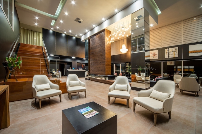 Imagen de los interiores del Hotel Laghetto Stilo Borges. Foto 14