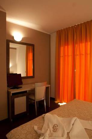 Imagen de la habitación del Hotel Lago Di Como. Foto 13