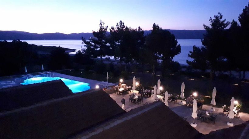 Imagen de la piscina del Hotel Lago Di Salda. Foto 18