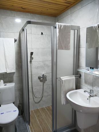 Imagen de la habitación del Hotel Lago Di Salda. Foto 7