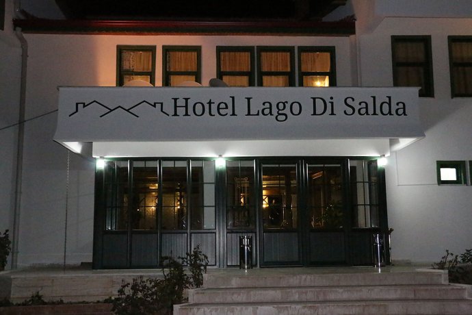 Imagen de los interiores del Hotel Lago Di Salda. Foto 15