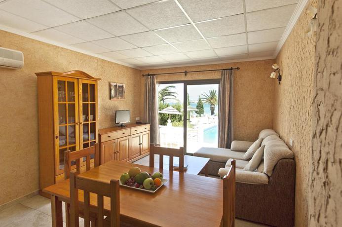 Imagen de la habitación del Hotel Lago Dorado. Foto 2