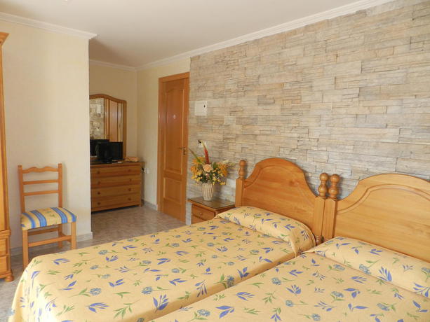 Imagen de la habitación del Hotel Lago Dorado. Foto 3
