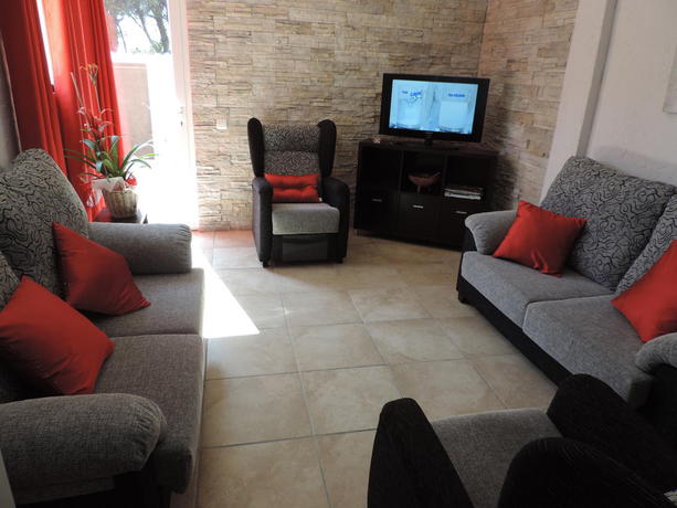 Imagen de la habitación del Hotel Lago Dorado. Foto 5