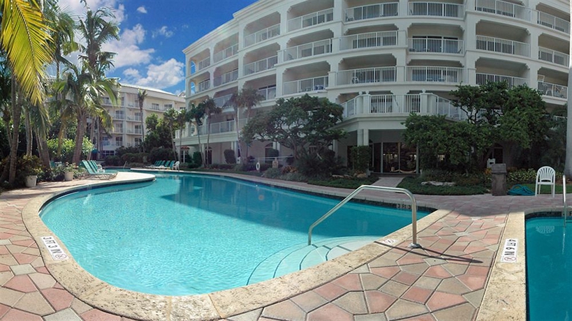 Imagen de la piscina del Hotel Lago Mar Beach Resort and Club. Foto 5