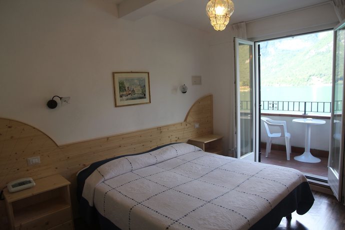 Imagen de la habitación del Hotel Lago Park Molveno. Foto 3