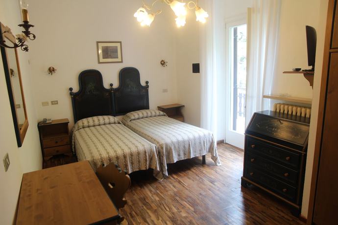 Imagen de la habitación del Hotel Lago Park Molveno. Foto 5