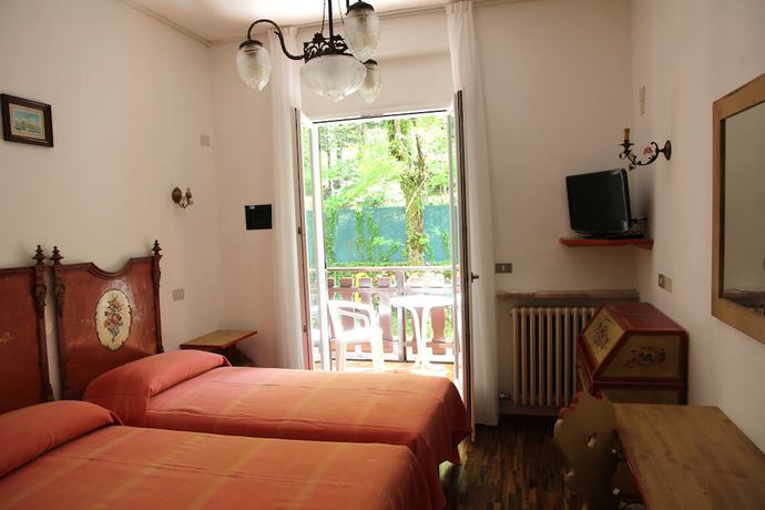 Imagen de la habitación del Hotel Lago Park Molveno. Foto 7