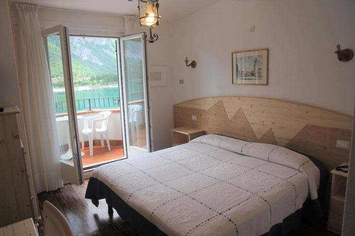 Imagen de la habitación del Hotel Lago Park Molveno. Foto 10