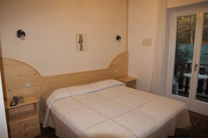 Imagen de la habitación del Hotel Lago Park Molveno. Foto 12
