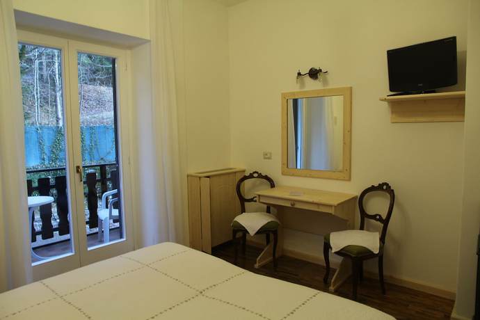 Imagen de la habitación del Hotel Lago Park Molveno. Foto 16