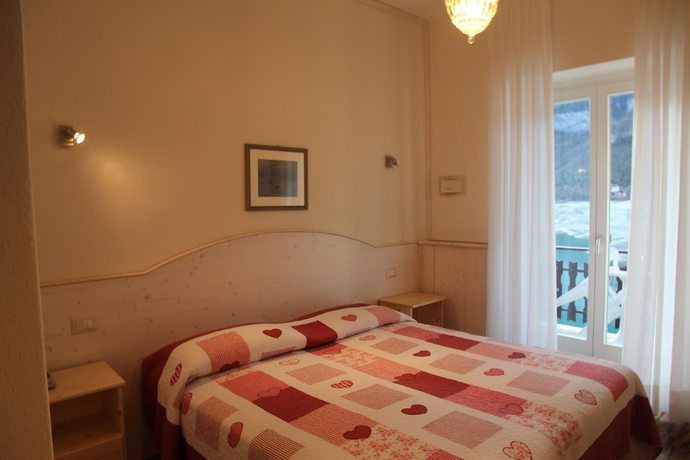 Imagen de la habitación del Hotel Lago Park Molveno. Foto 19