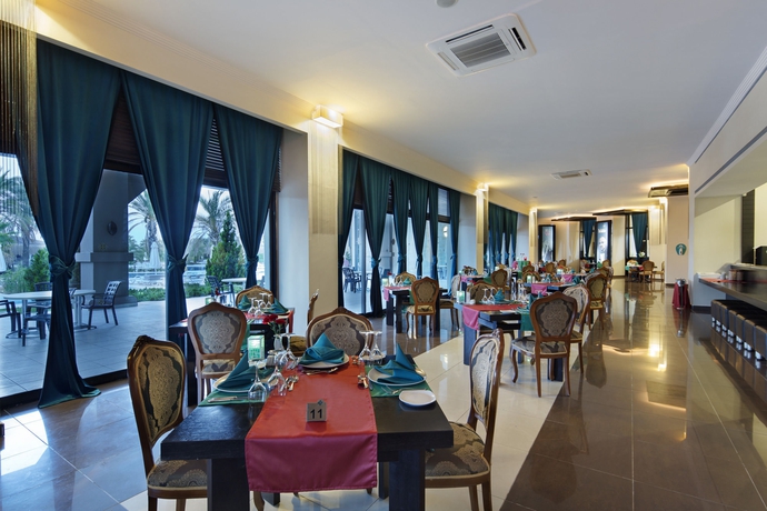 Imagen del bar/restaurante del Hotel Lago, Side. Foto 9