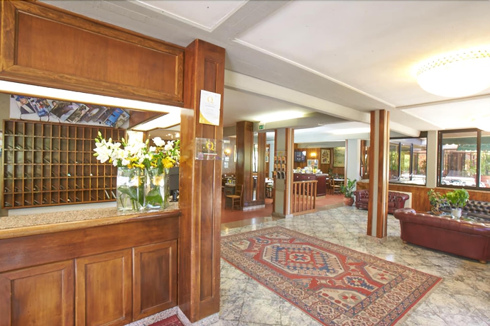 Imagen de los interiores del Hotel Lago Verde. Foto 18