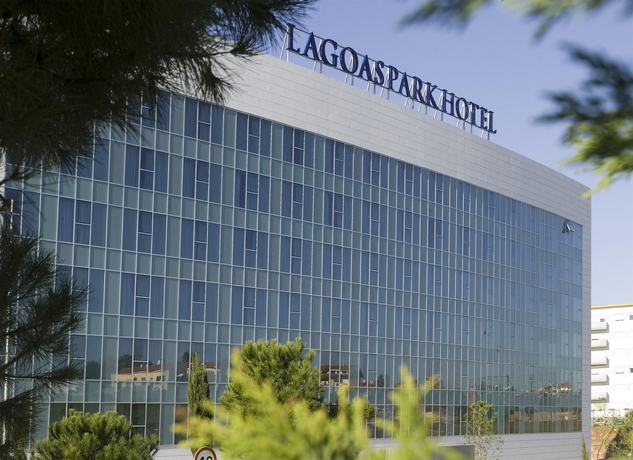 Imagen de los exteriores del Hotel Lagoas Park. Foto 6