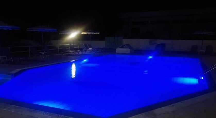Imagen de la piscina del Hotel Lagonas Beach. Foto 11