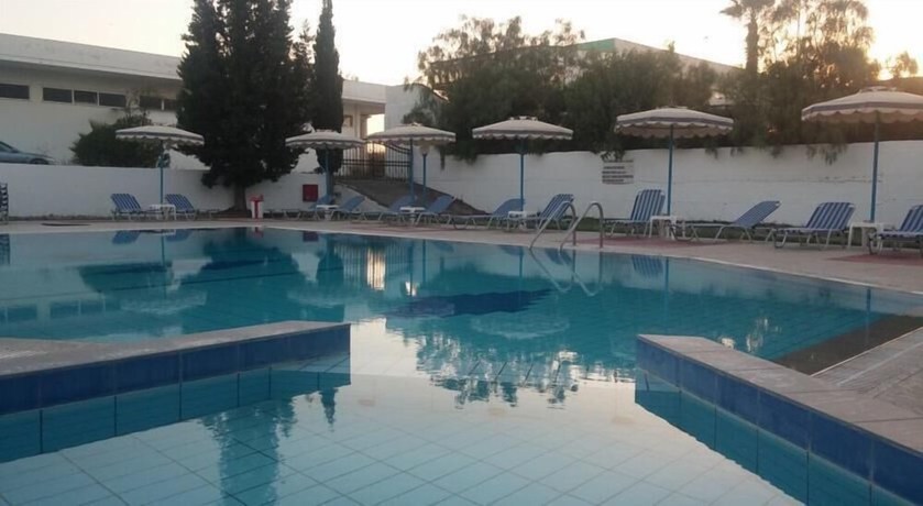 Imagen de la piscina del Hotel Lagonas Beach. Foto 15