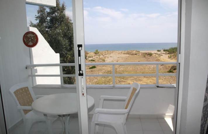 Imagen de la habitación del Hotel Lagonas Beach. Foto 3