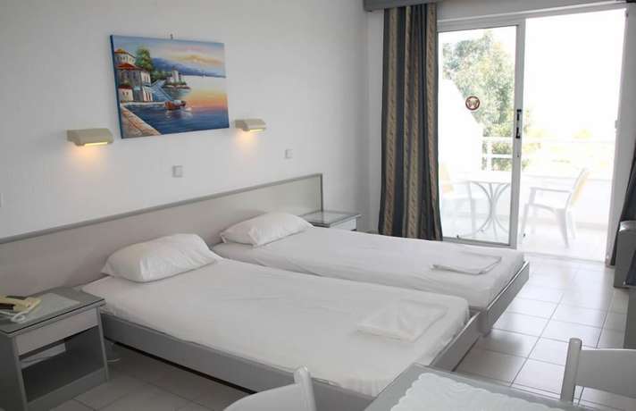Imagen de la habitación del Hotel Lagonas Beach. Foto 4