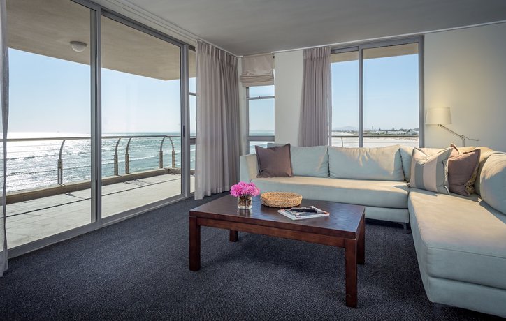 Imagen de la habitación del Hotel Lagoon Beach & Spa. Foto 18