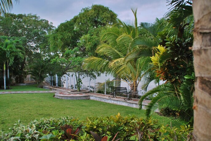 Imagen de los exteriores del Hotel Lagoon, Chetumal. Foto 28