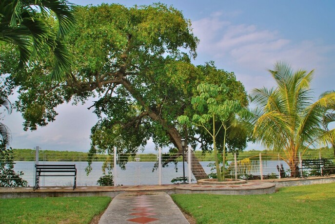 Imagen de los exteriores del Hotel Lagoon, Chetumal. Foto 31
