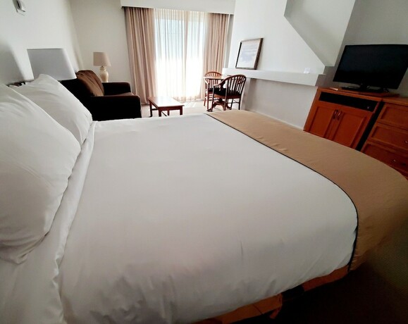 Imagen de la habitación del Hotel Lagoon City Pier One Resort. Foto 16