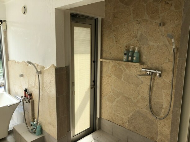 Imagen de la habitación del Hotel Lagoon Villa Ryusei. Foto 21