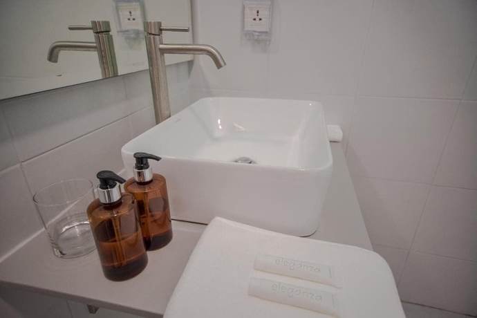 Imagen de la habitación del Hotel Lagoon Villa Thoddoo. Foto 14