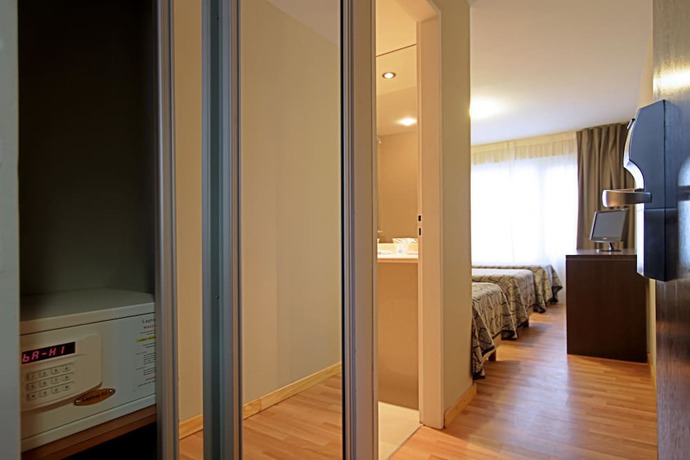 Imagen de la habitación del Hotel Lagos Andinos. Foto 13