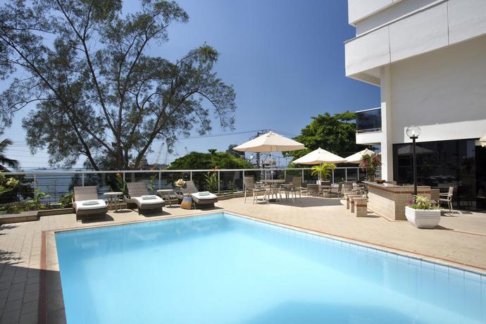 Imagen de la piscina del Hotel Lagos Copa. Foto 8