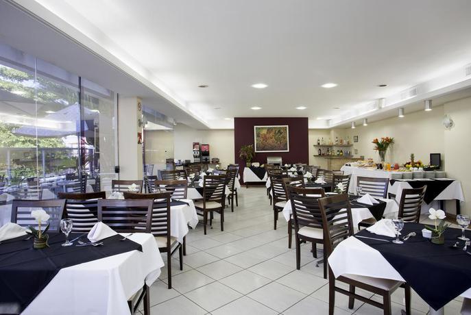 Imagen del bar/restaurante del Hotel Lagos Copa. Foto 3