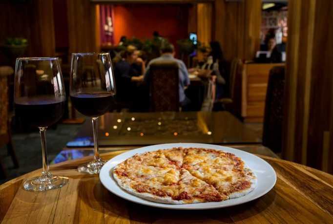 Imagen del bar/restaurante del Hotel Lagos Inn. Foto 7