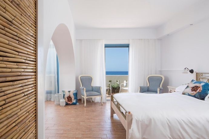 Imagen de los exteriores del Hotel Lagos Mare. Foto 7