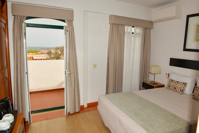 Imagen de la habitación del Hotel Lagosmar. Foto 4