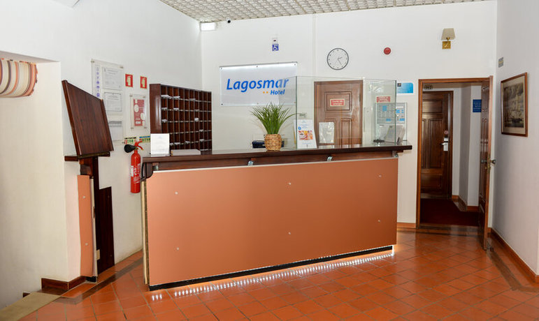 Imagen de los interiores del Hotel Lagosmar. Foto 11