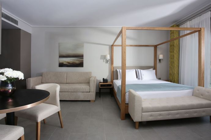 Imagen de la habitación del Hotel Lagouvardos Village. Foto 5